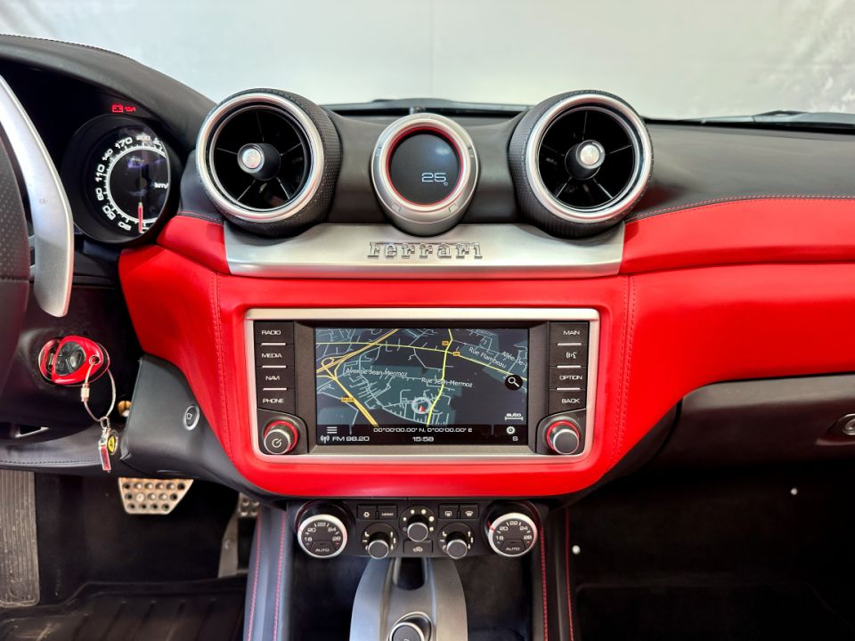 Ferrari California T V8 3.9 Bi-Turbo 560ch BVA7 Cabriolet Rosso Corsa 2016 - 134 990 € - image 13