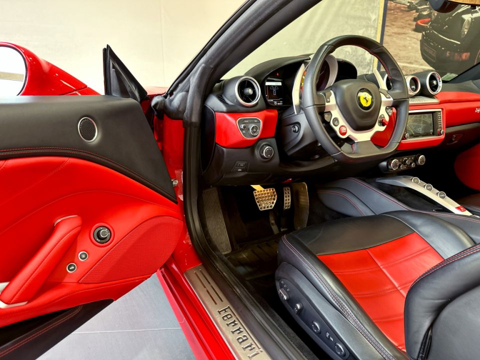 Ferrari California T V8 3.9 Bi-Turbo 560ch BVA7 Cabriolet Rosso Corsa 2016 - 134 990 € - image 17
