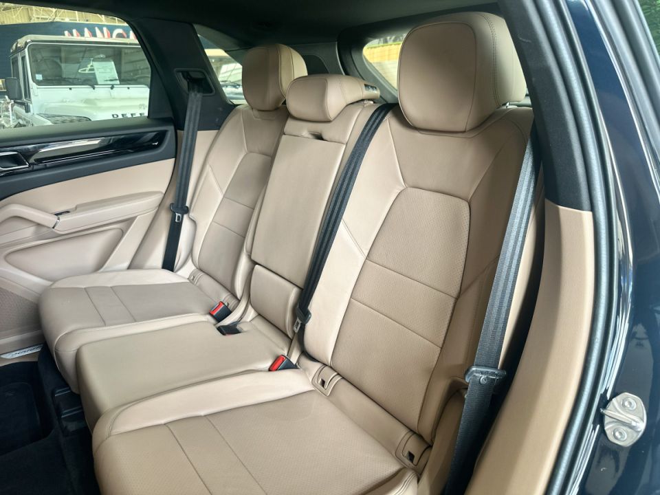 PORSCHE CAYENNE E-Hybrid V6 3.0 462ch Tiptronic8 - Le Hangar Bordelais - image 9