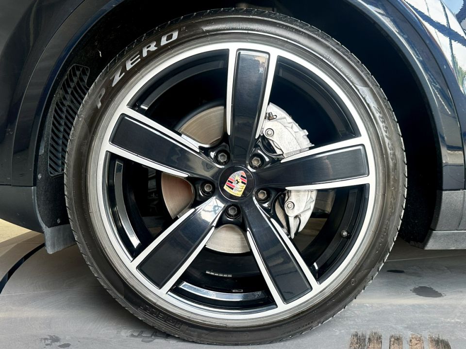 PORSCHE CAYENNE E-Hybrid V6 3.0 462ch Tiptronic8 - Le Hangar Bordelais - image 15