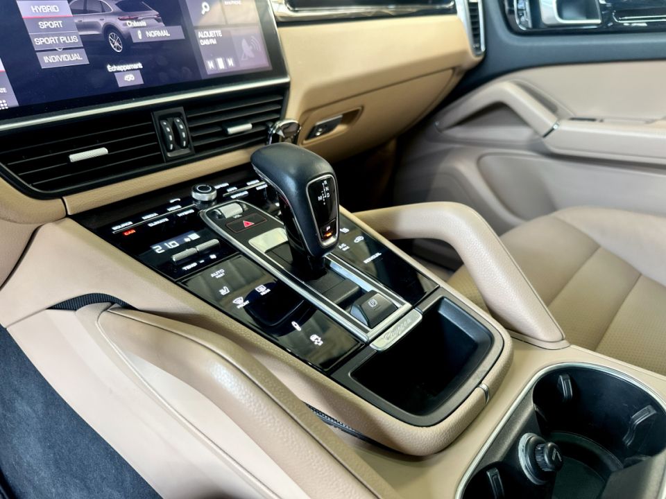 PORSCHE CAYENNE E-Hybrid V6 3.0 462ch Tiptronic8 - Le Hangar Bordelais - image 17