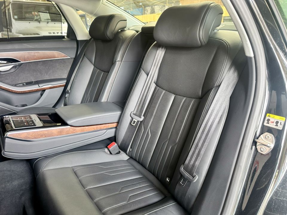 AUDI A8 50 TDI V6 3.0 286ch Tiptronic 8 Quattro Avus Extended - Le Hangar Bordelais - image 9