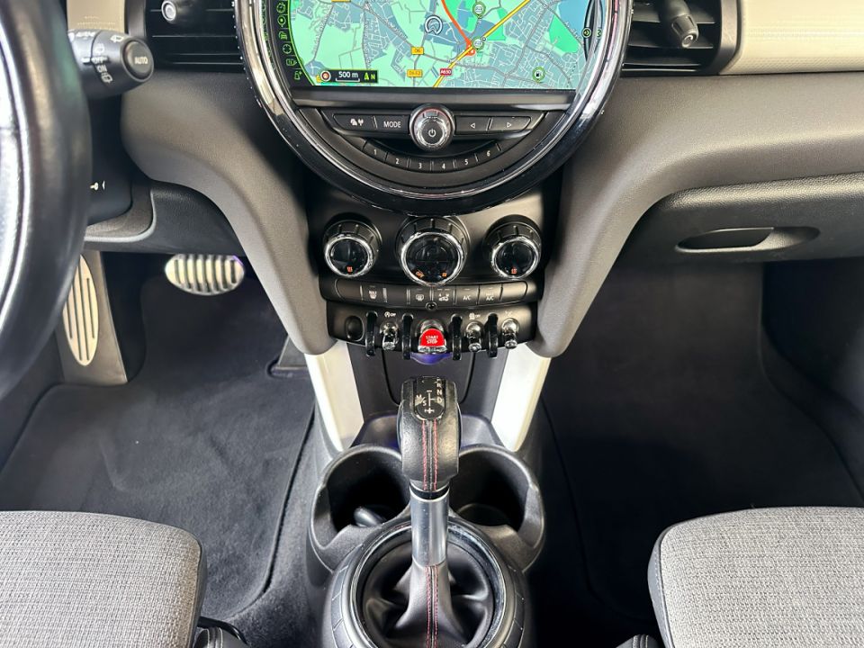 MINI MINI John Cooper Works F56 2.0 231ch BVA6 - Le Hangar Bordelais - image 19
