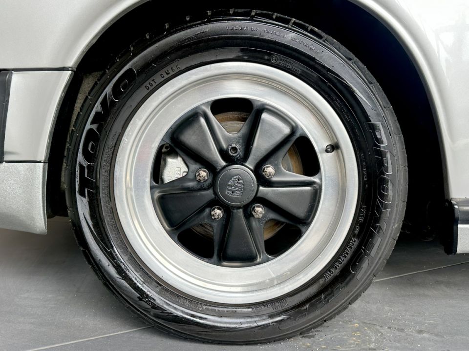 PORSCHE 911 Carrera 3.2 231ch BVM5 G50 - Le Hangar Bordelais - image 15