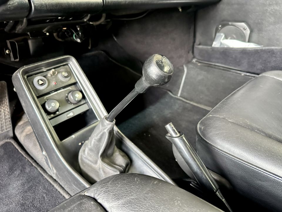 PORSCHE 911 Carrera 3.2 231ch BVM5 G50 - Le Hangar Bordelais - image 16