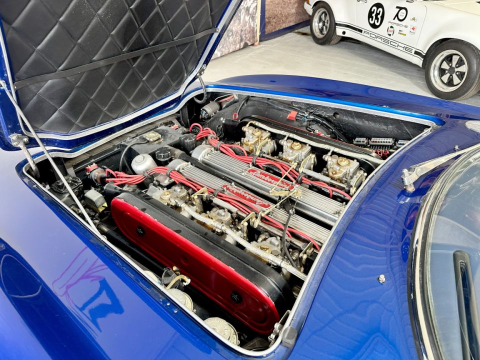 LAMBORGHINI 400 GT 2+2 Superleggera V12 3.9 320ch BVM5 - Le Hangar Bordelais - image 19
