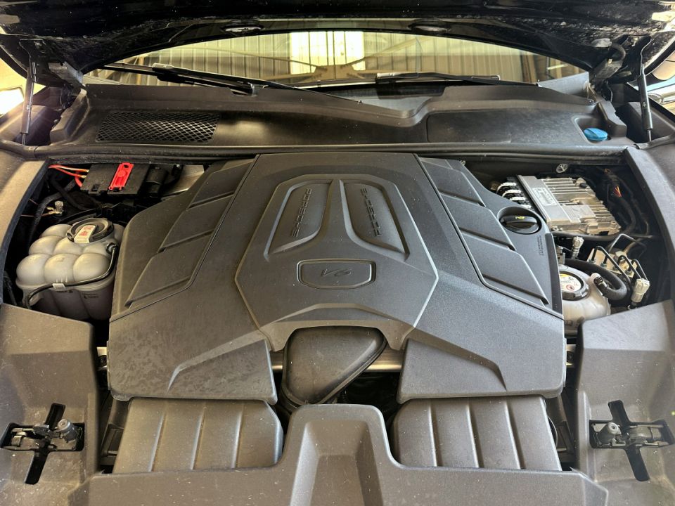 PORSCHE CAYENNE E-Hybrid Coupé V6 3.0 470ch Tiptronic 8 - Le Hangar Bordelais - image 22