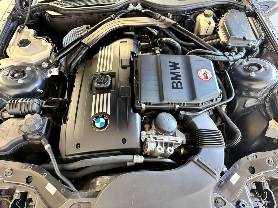 B.M.W. Z4 Roadster sDrive35i L6 3.0 306ch BVM6 Lounge - Le Hangar Bordelais - image 17