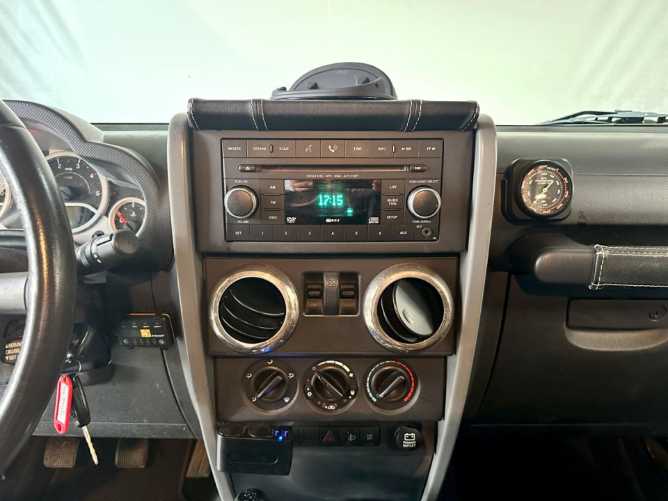 JEEP WRANGLER 2.8 CRD 177ch BVM6 Sport - Le Hangar Bordelais - image 13