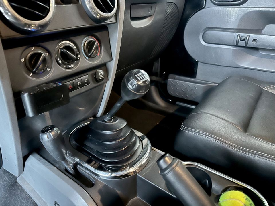 JEEP WRANGLER 2.8 CRD 177ch BVM6 Sport - Le Hangar Bordelais - image 17