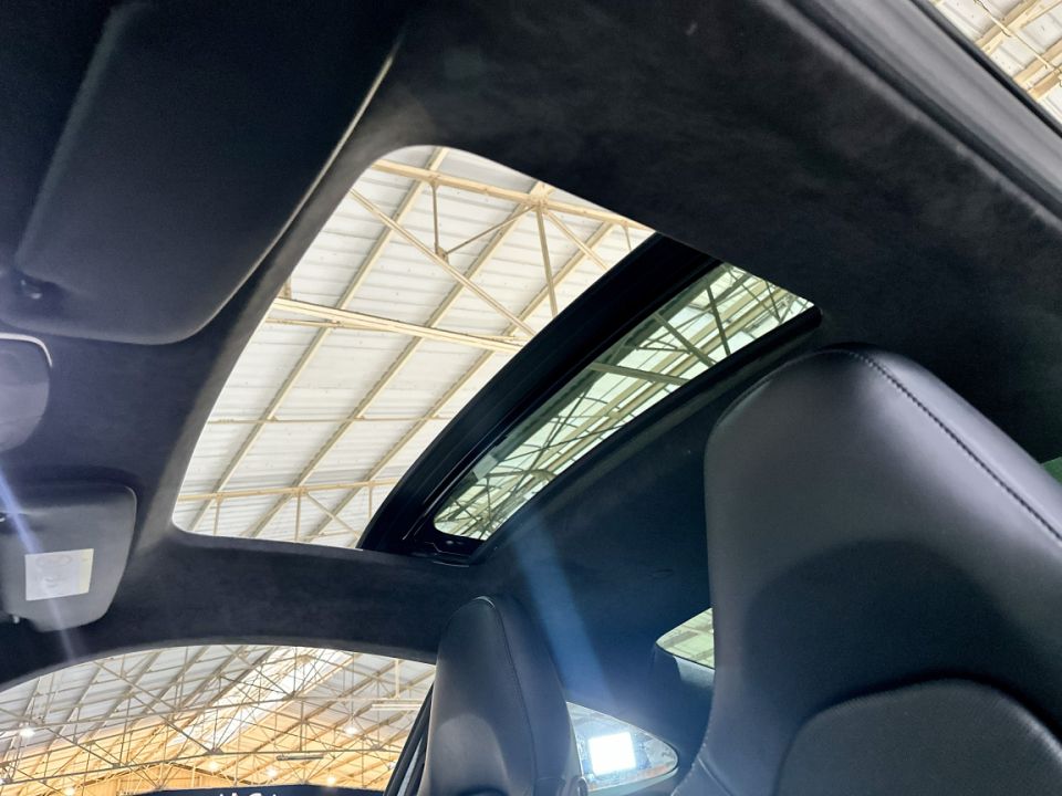 PORSCHE 911 Type 991.2 Carrera 4S Coupé 3.0 420ch PDK7 - Le Hangar Bordelais - image 18