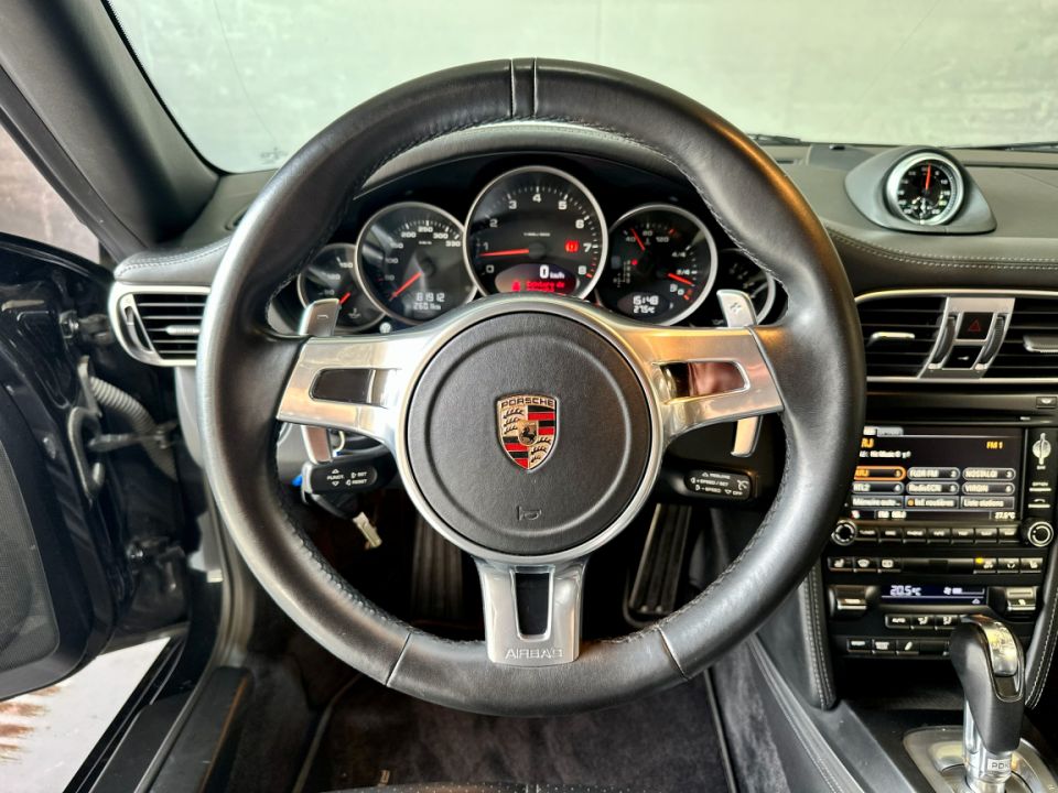 PORSCHE 911 Type 997.2  Carrera S Coupé 3.8 385ch PDK7 - Le Hangar Bordelais - image 11