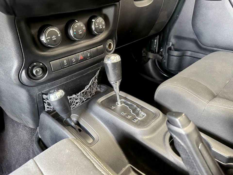 JEEP WRANGLER 2.8 CRD 200ch BVA5 Sport - Le Hangar Bordelais - image 16