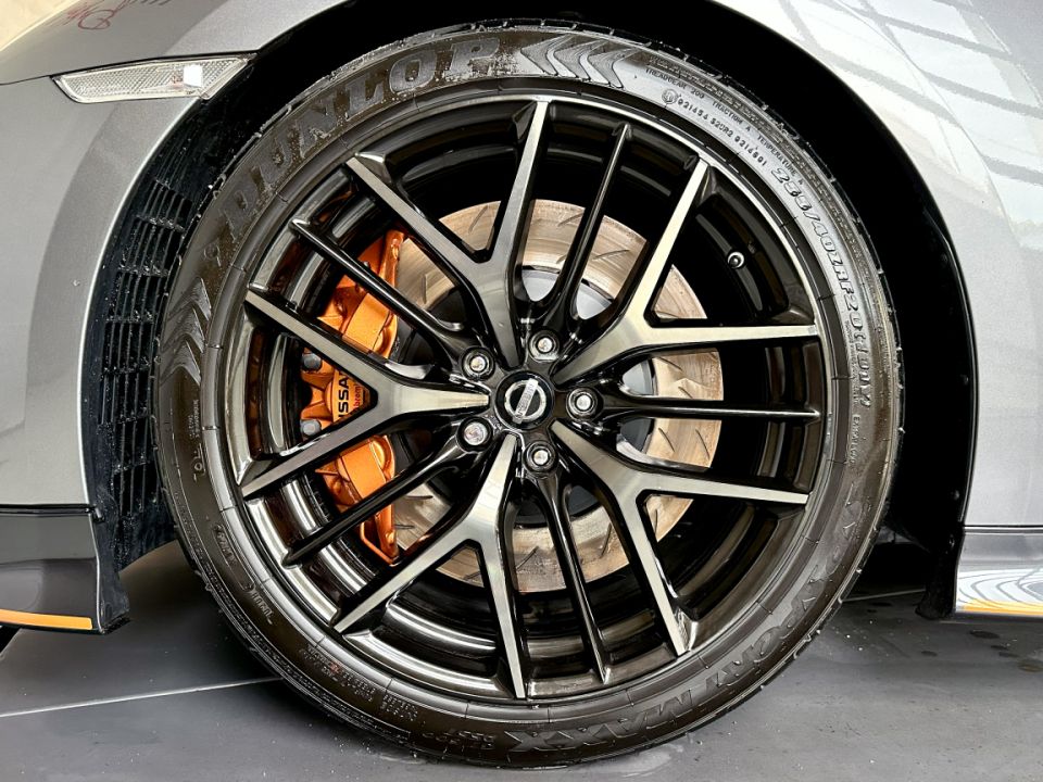 NISSAN GT-R R35 V6 3.8 570ch BVA6 Black Edition - Le Hangar Bordelais - image 15