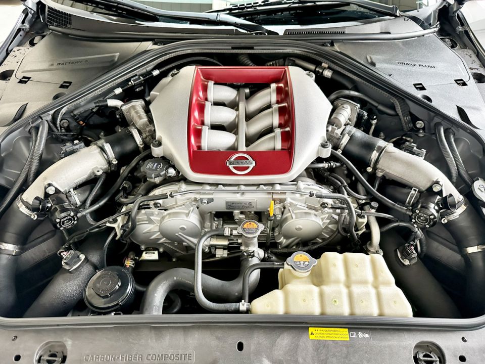 NISSAN GT-R R35 V6 3.8 570ch BVA6 Black Edition - Le Hangar Bordelais - image 17
