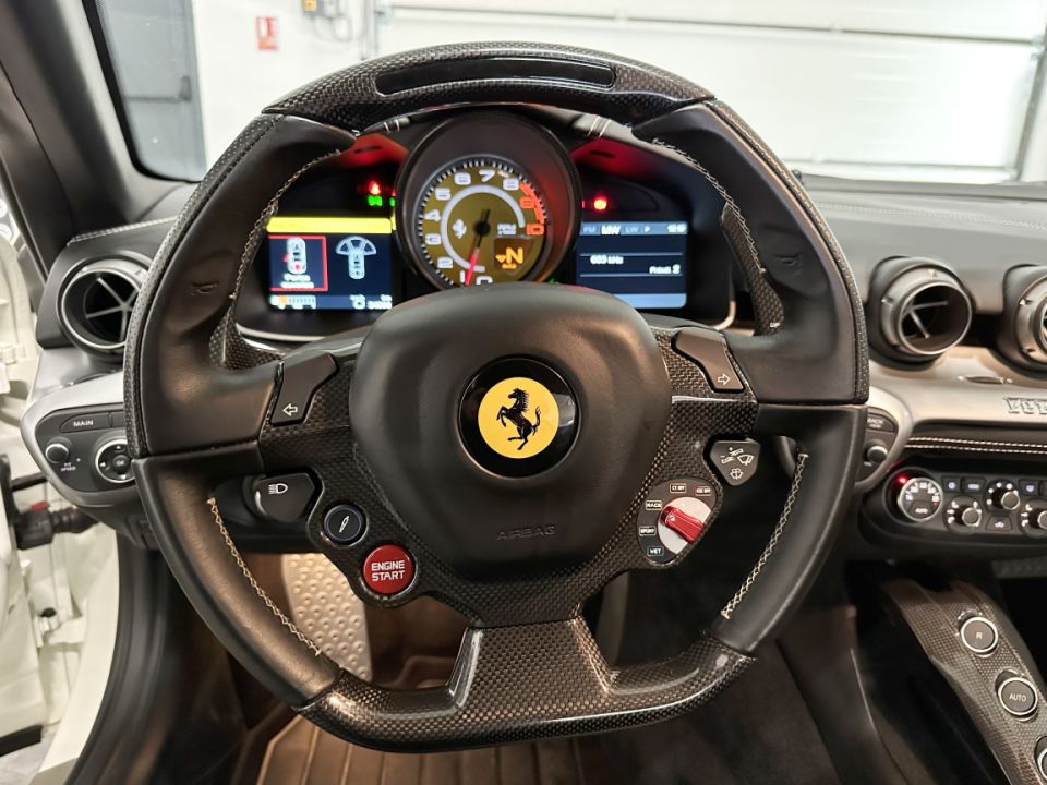 FERRARI F12 Berlinetta V12 6.3 740ch BVA7 d'Occasion - Performances et Élégance Exceptionnelles - image 9