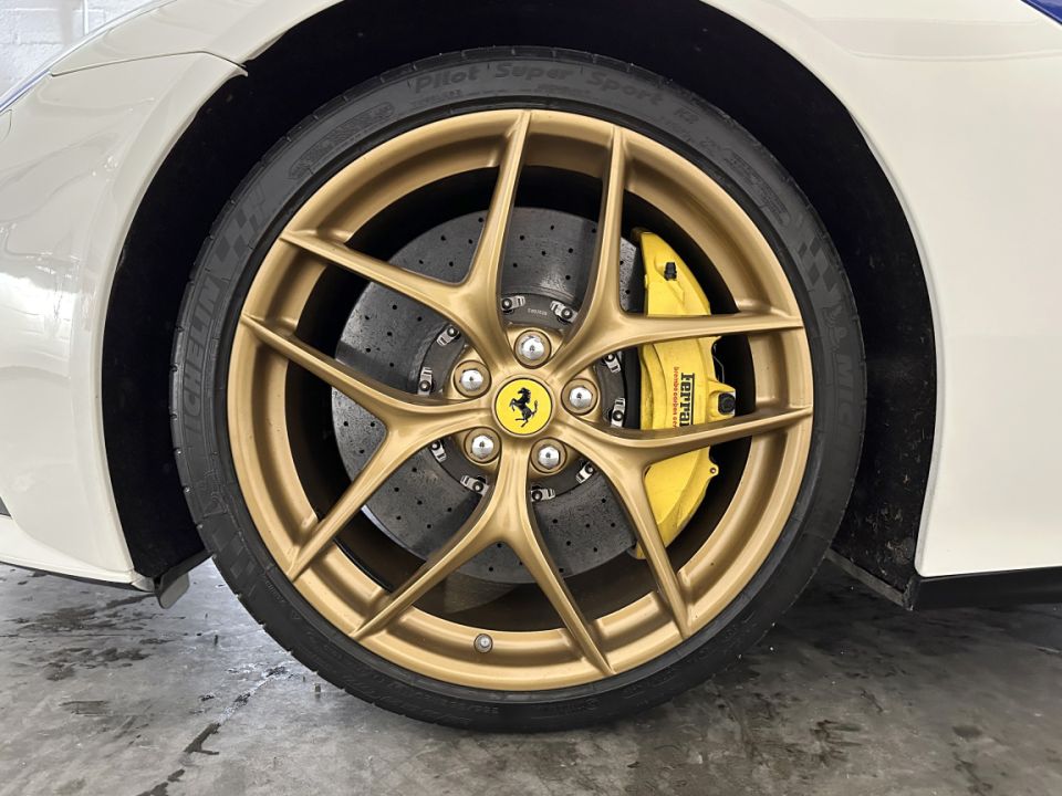 FERRARI F12 Berlinetta V12 6.3 740ch BVA7 d'Occasion - Performances et Élégance Exceptionnelles - image 15