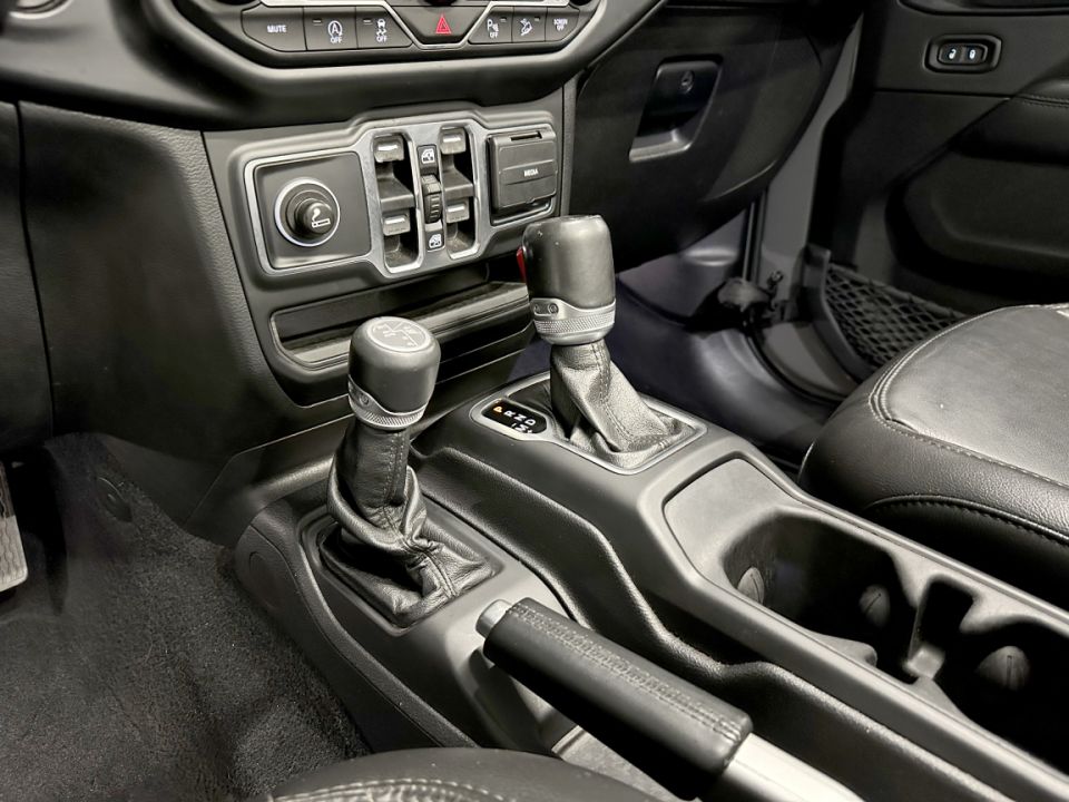 JEEP WRANGLER UNLIMITED 2.0 Turbo 272ch 4x4 BVA8 Sahara Night Eagle - image 18
