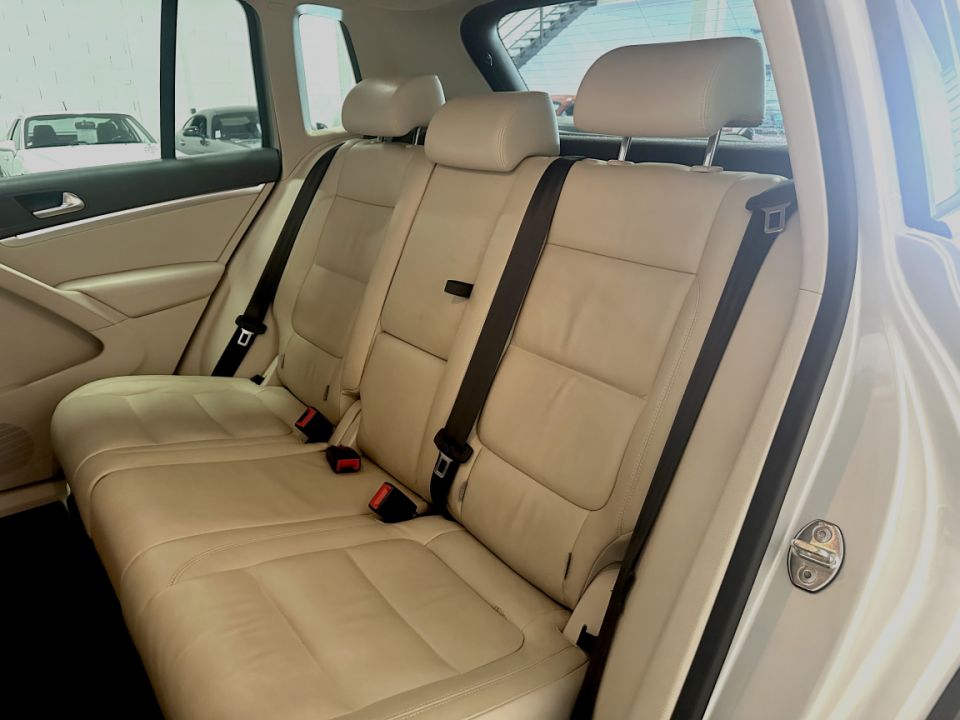 VOLKSWAGEN TIGUAN 2.0 TDI 140ch FAP CARAT 4MOTION DSG7 - SUV haut de gamme - image 9