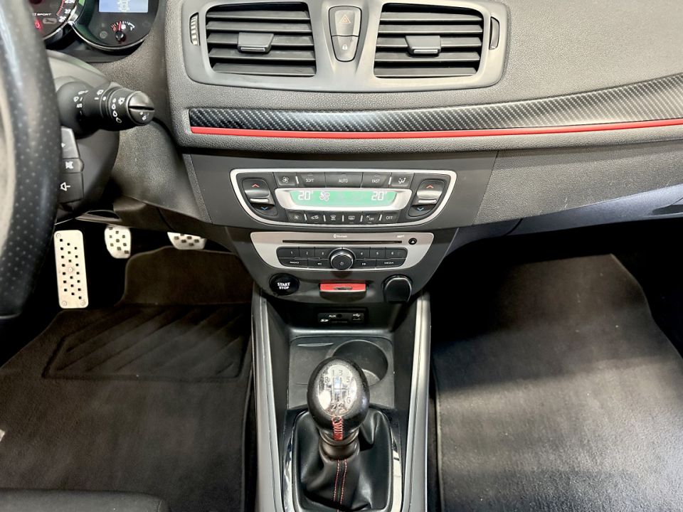 RENAULT MEGANE RS III Coupé 2.0 16V 275ch SetS BVM6 – Performances et Élégance - 24 990 € - image 20