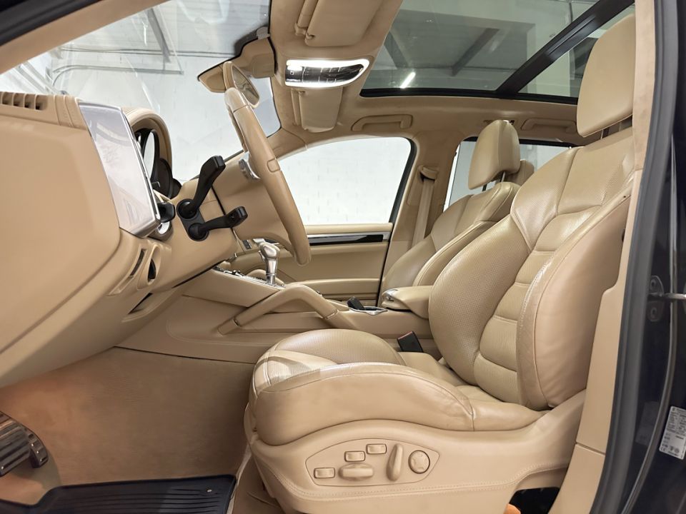 PORSCHE CAYENNE TURBO V8 4.8 500ch Tiptronic S 25th anniversaire - SUV de prestige - image 5