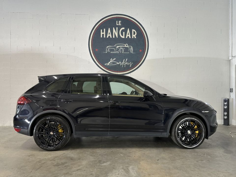 PORSCHE CAYENNE TURBO V8 4.8 500ch Tiptronic S 25th anniversaire - SUV de prestige - image 10