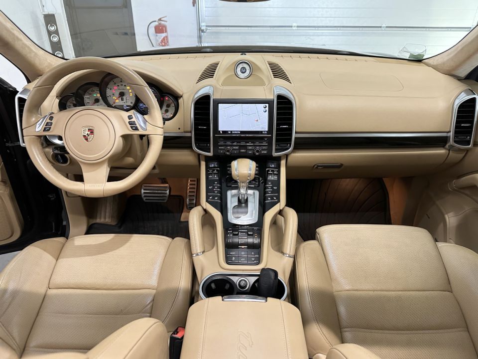 PORSCHE CAYENNE TURBO V8 4.8 500ch Tiptronic S 25th anniversaire - SUV de prestige - image 11