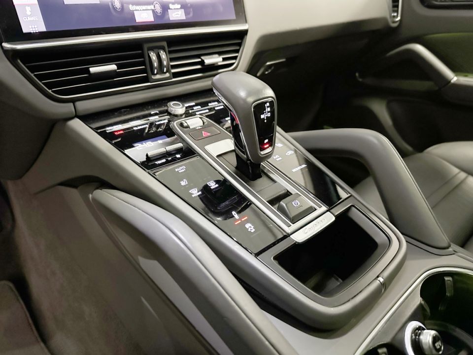 PORSCHE CAYENNE E HYBRID Cayenne Coupe 3.0 V6 340 ch Tiptronic BVA  - Le Hangar Bordelais - image 17