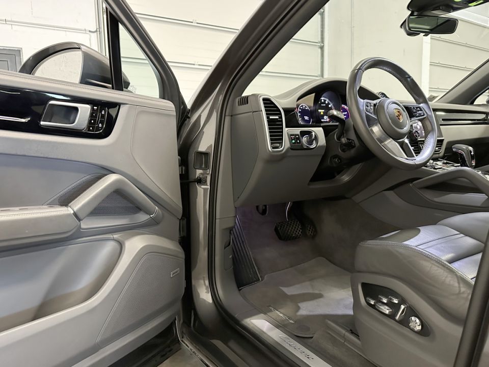 PORSCHE CAYENNE E HYBRID Cayenne Coupe 3.0 V6 340 ch Tiptronic BVA  - Le Hangar Bordelais - image 19
