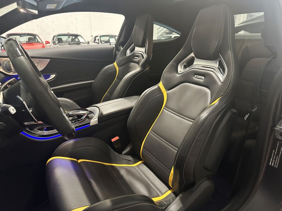 MERCEDES CLASSE C 63 S AMG Coupé V8 4.0 - Performance et Élégance Exceptionnelles - image 3