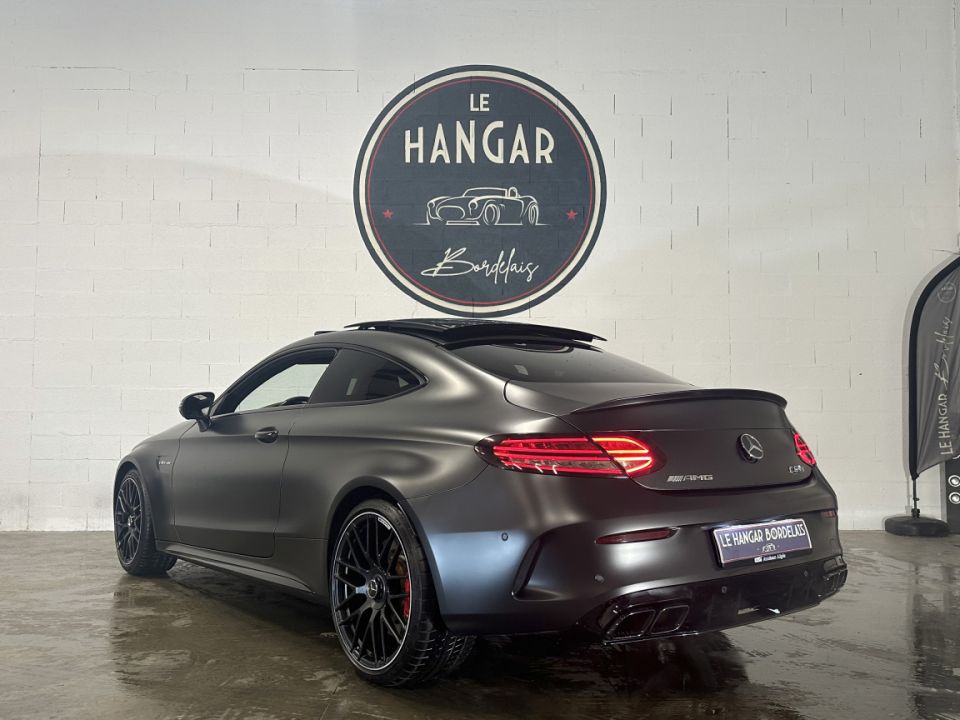 MERCEDES CLASSE C 63 S AMG Coupé V8 4.0 - Performance et Élégance Exceptionnelles - image 4