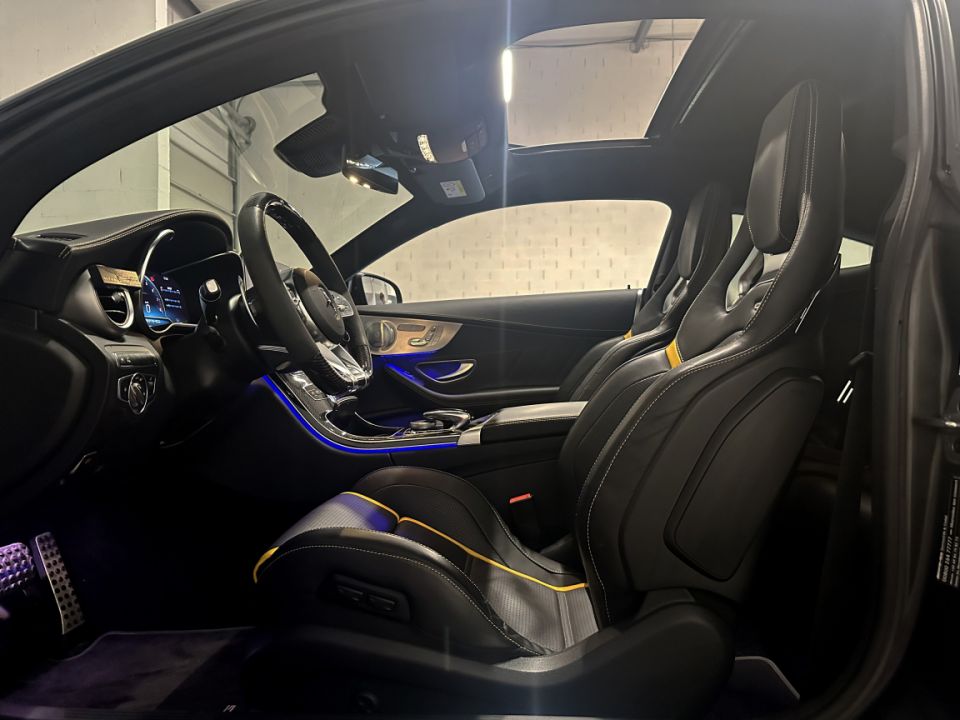 MERCEDES CLASSE C 63 S AMG Coupé V8 4.0 - Performance et Élégance Exceptionnelles - image 5
