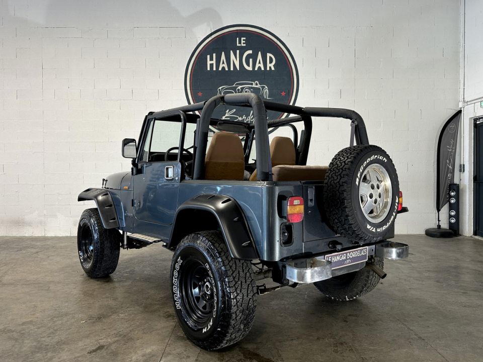 JEEP WRANGLER  YJ 2.5 103ch BVM5 - Le Hangar Bordelais - image 4