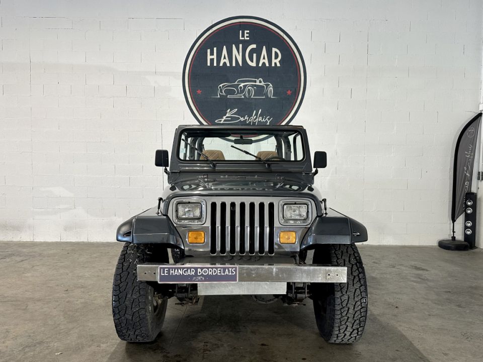 JEEP WRANGLER  YJ 2.5 103ch BVM5 - Le Hangar Bordelais - image 14
