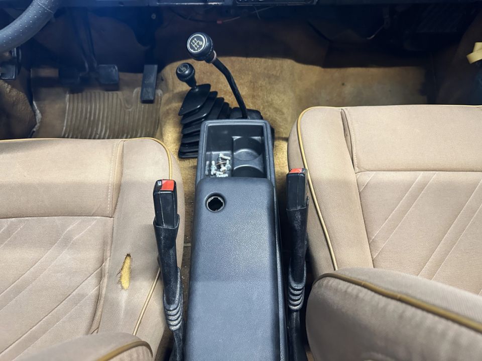 JEEP WRANGLER  YJ 2.5 103ch BVM5 - Le Hangar Bordelais - image 19