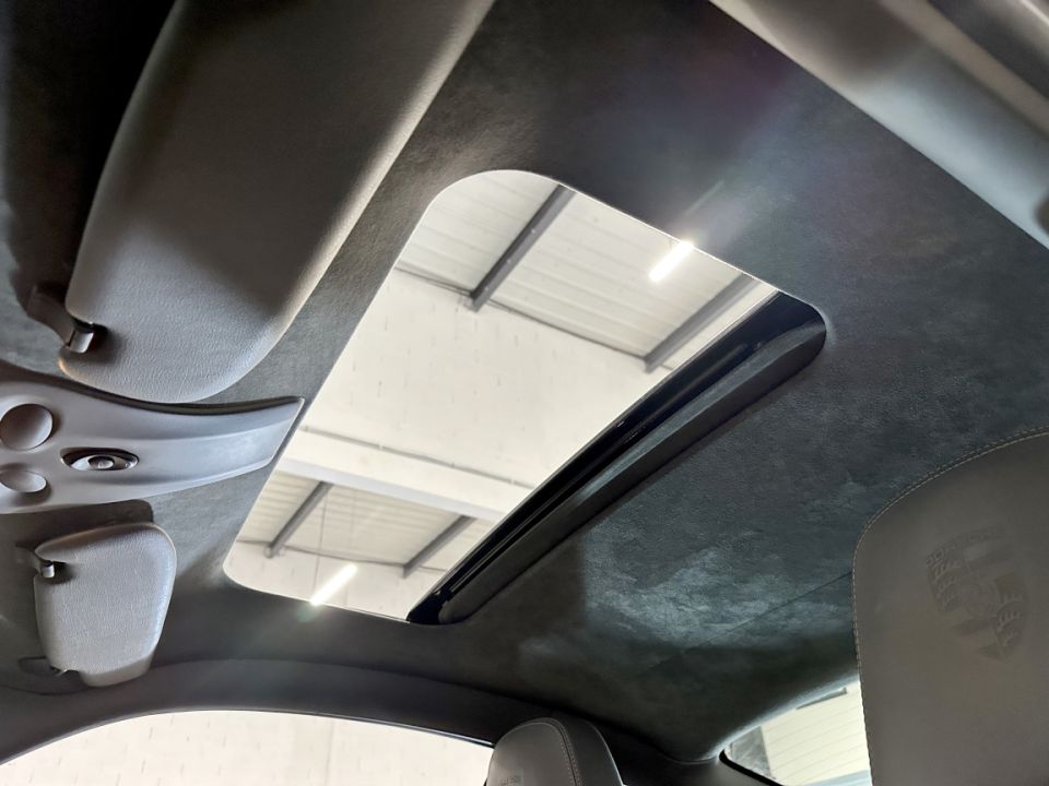 Porsche 911 Type 997 Carrera 4S Coupé 3.8 355ch BVM6 - Performance et Élégance - image 18