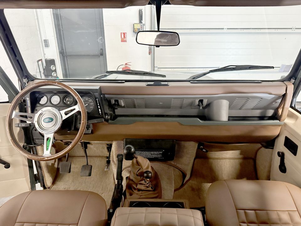 LAND ROVER DEFENDER 110 2.5 TD 85ch BVM5 Station Wagon 9 places Soft Top - État exceptionnel - 44 990 € - image 11