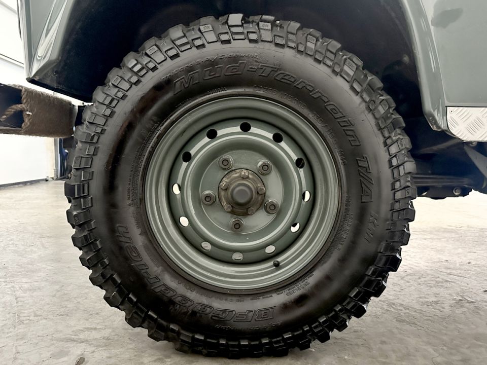 LAND ROVER DEFENDER 110 2.5 TD 85ch BVM5 Station Wagon 9 places Soft Top - État exceptionnel - 44 990 € - image 15