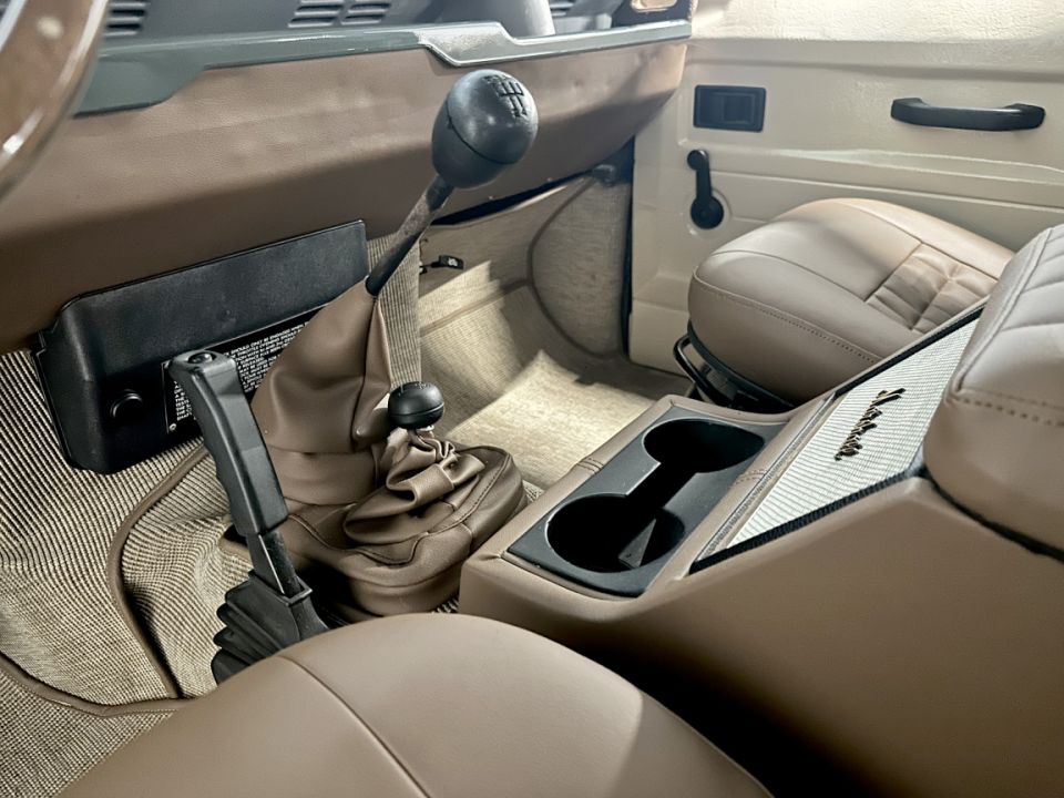 LAND ROVER DEFENDER 110 2.5 TD 85ch BVM5 Station Wagon 9 places Soft Top - État exceptionnel - 44 990 € - image 16