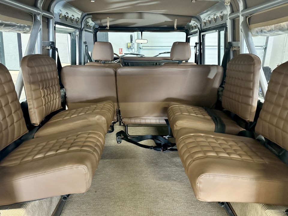 LAND ROVER DEFENDER 110 2.5 TD 85ch BVM5 Station Wagon 9 places Soft Top - État exceptionnel - 44 990 € - image 18