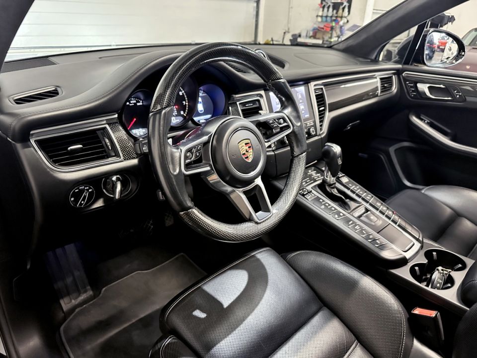 PORSCHE MACAN Turbo V6 3.6 440ch Pack Performance PDK7 - Le Hangar Bordelais - image 1