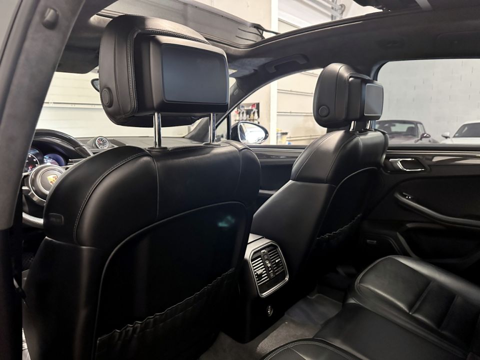 PORSCHE MACAN Turbo V6 3.6 440ch Pack Performance PDK7 - Le Hangar Bordelais - image 7