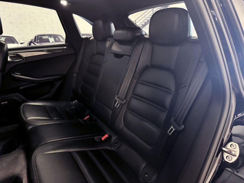 PORSCHE MACAN Turbo V6 3.6 440ch Pack Performance PDK7 - Le Hangar Bordelais - image 9