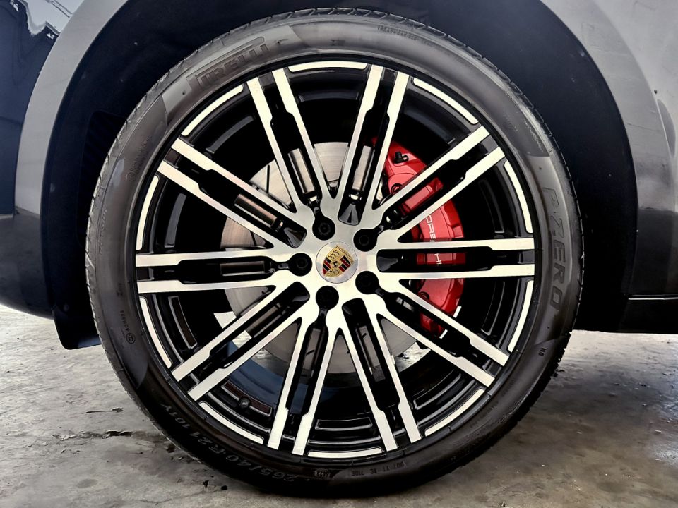 PORSCHE MACAN Turbo V6 3.6 440ch Pack Performance PDK7 - Le Hangar Bordelais - image 15