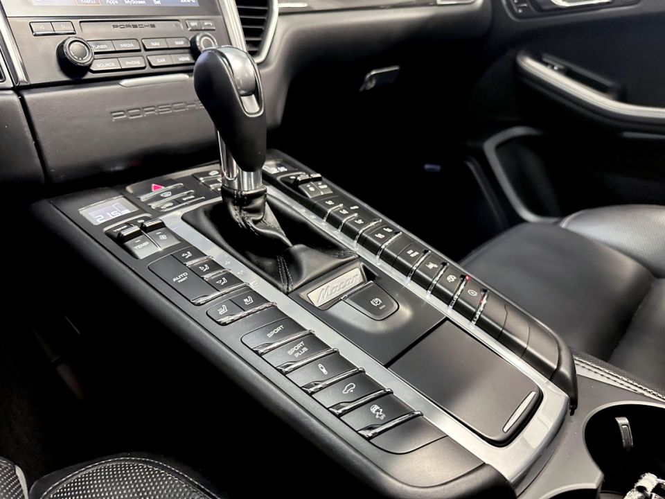 PORSCHE MACAN Turbo V6 3.6 440ch Pack Performance PDK7 - Le Hangar Bordelais - image 16