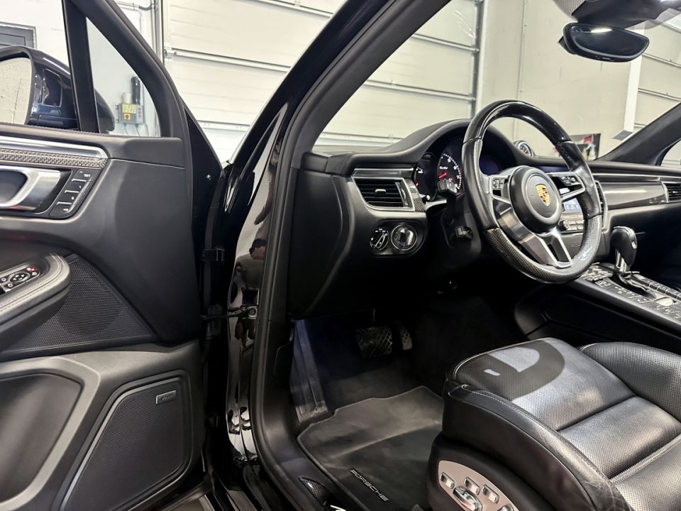 PORSCHE MACAN Turbo V6 3.6 440ch Pack Performance PDK7 - Le Hangar Bordelais - image 19