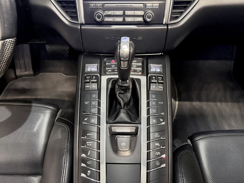 PORSCHE MACAN Turbo V6 3.6 440ch Pack Performance PDK7 - Le Hangar Bordelais - image 23
