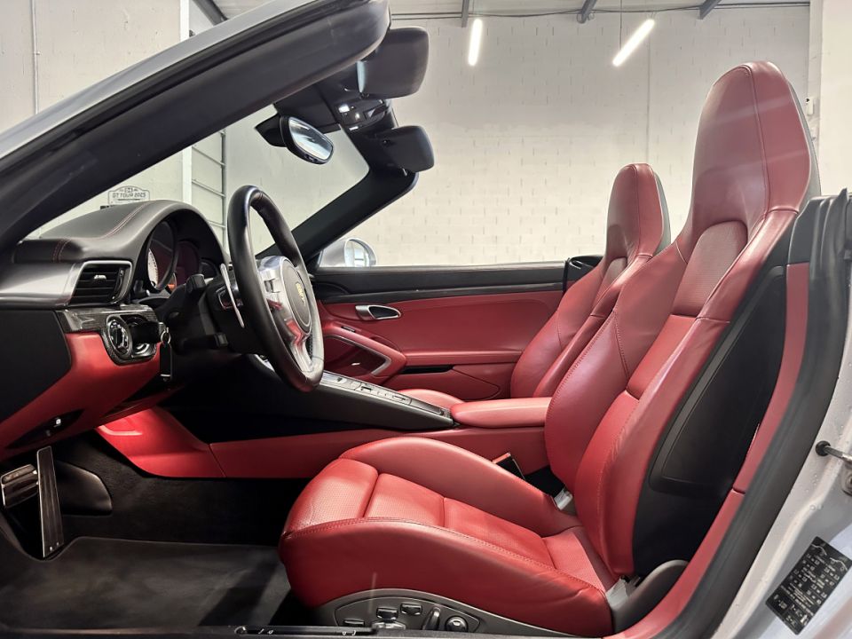 PORSCHE 911 Type 991 Turbo S Cabriolet 3.8 560ch PDK7 - Le Hangar Bordelais - image 5