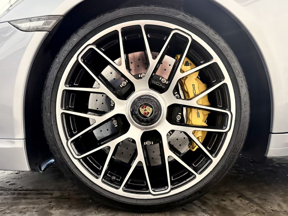 PORSCHE 911 Type 991 Turbo S Cabriolet 3.8 560ch PDK7 - Le Hangar Bordelais - image 15