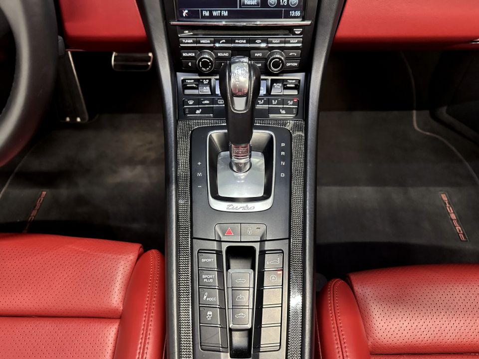 PORSCHE 911 Type 991 Turbo S Cabriolet 3.8 560ch PDK7 - Le Hangar Bordelais - image 21